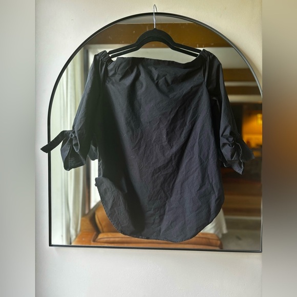 BABATON | off the shoulder curved hem blouse | size small - Picture 5 of 6